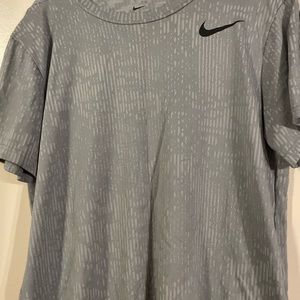 Nike Gray T-shirt Men’s Medium